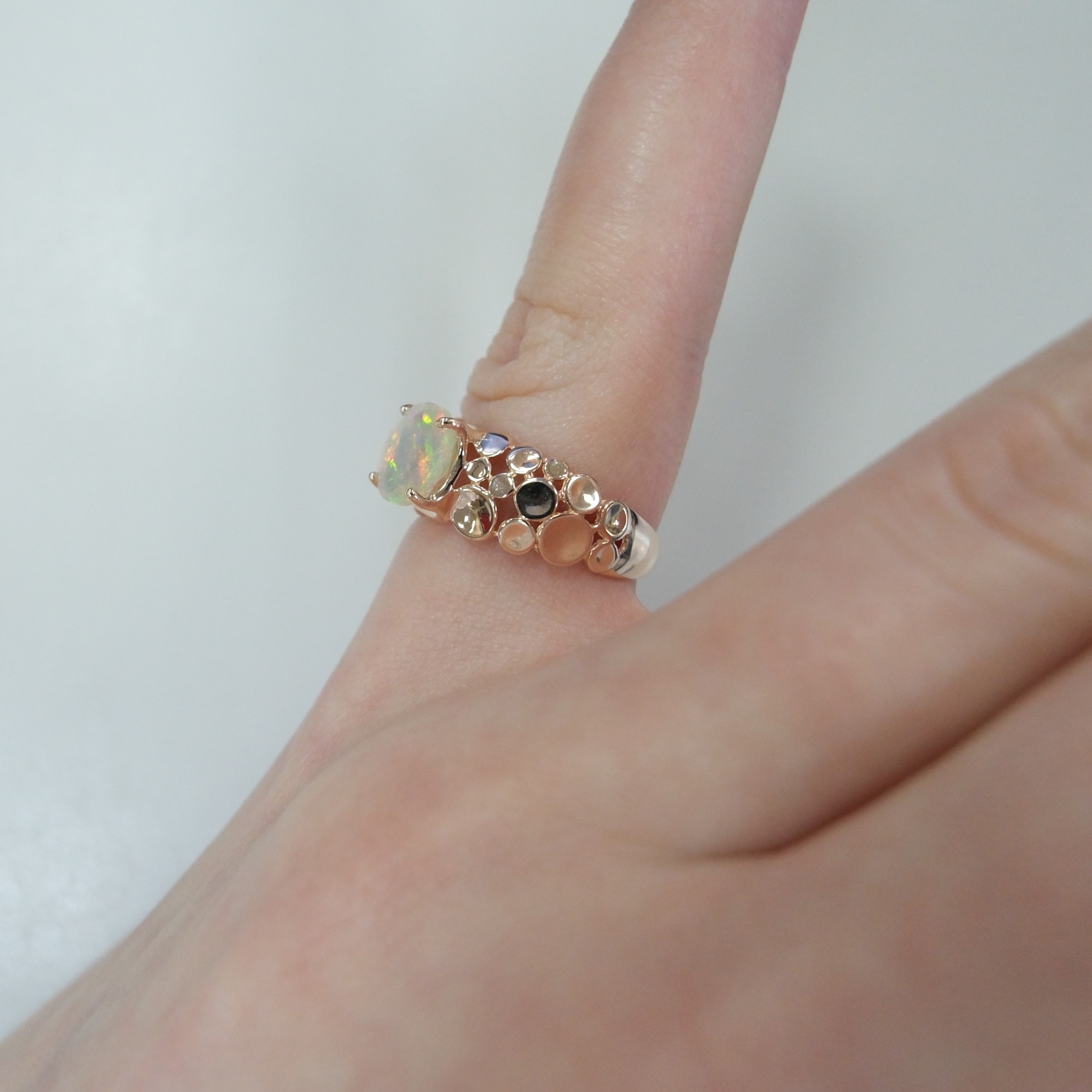 Серебряное кольцо с опалом